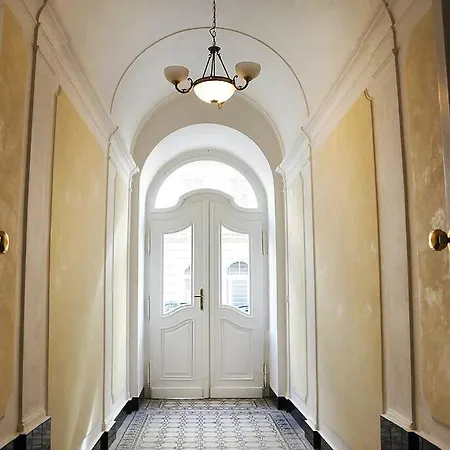 Quiet In A Short Distance From The Apartamento