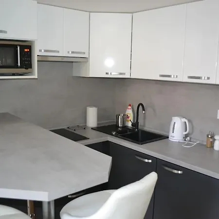 Quiet In A Short Distance From The Apartamento Praga
